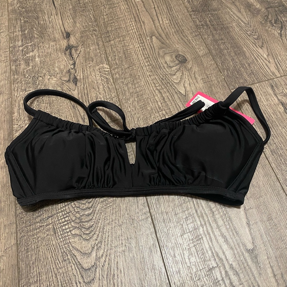 NWT bikini top